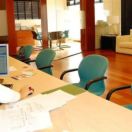 Tryp Valle Romano Εστεπόνα